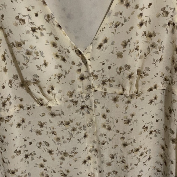 Nine West flowy button down blouse - Picture 3 of 4